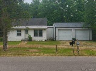 735 W Fairground Rd, Scottsburg, IN 47170