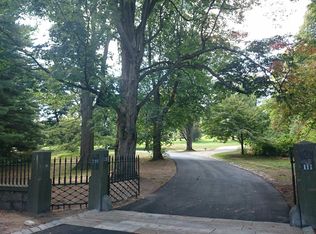 135 Warren St, Brookline, MA 02445