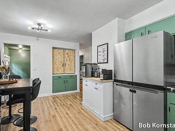 5th image of 516 W Elm St