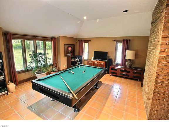 3rd image of 336 Corning Dr