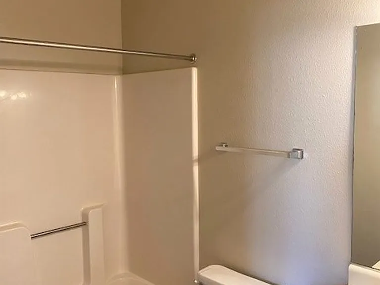 19066 Shoreline Dr — Photo 8