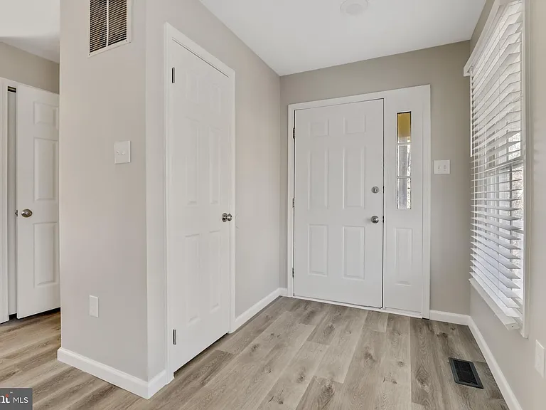 1073 Wingate Ct #G-6 — Photo 3