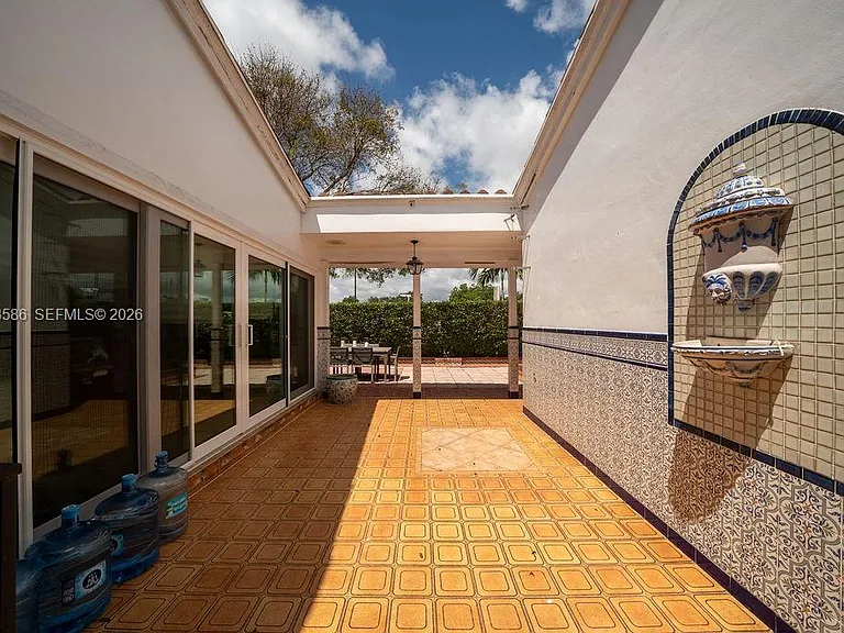 1550 S Greenway Dr — Photo 54