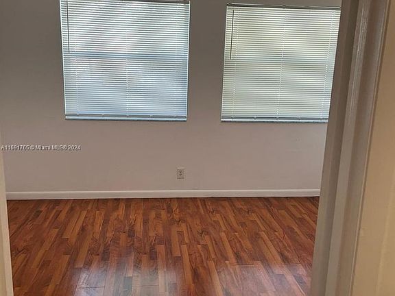 4th image of 793 Crystal Lake Dr #793