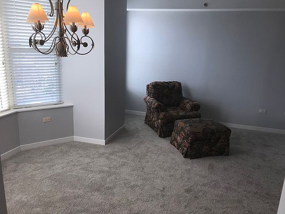 5th image of 77 S Evergreen Ave Unit 704