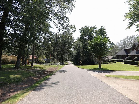 5th image of 322 Farley Dr