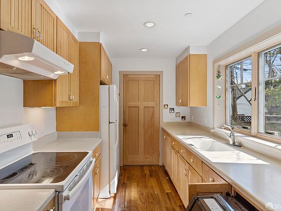 4th image of 934 Paloma Ave