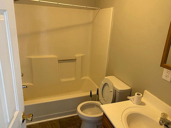 4th image of 96 Wildwood Dr APT 101