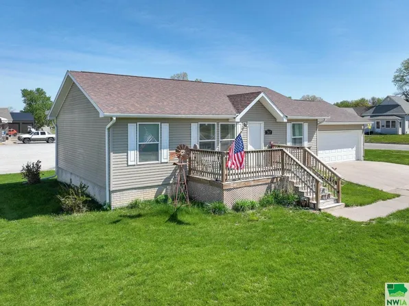 307 Walnut St, Mapleton, IA 51034