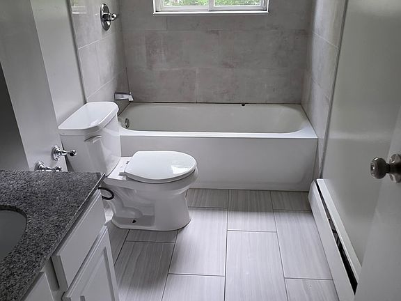 2nd image of 3925 James St APT C3