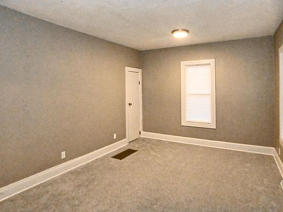 4th image of 207 N Ash St
