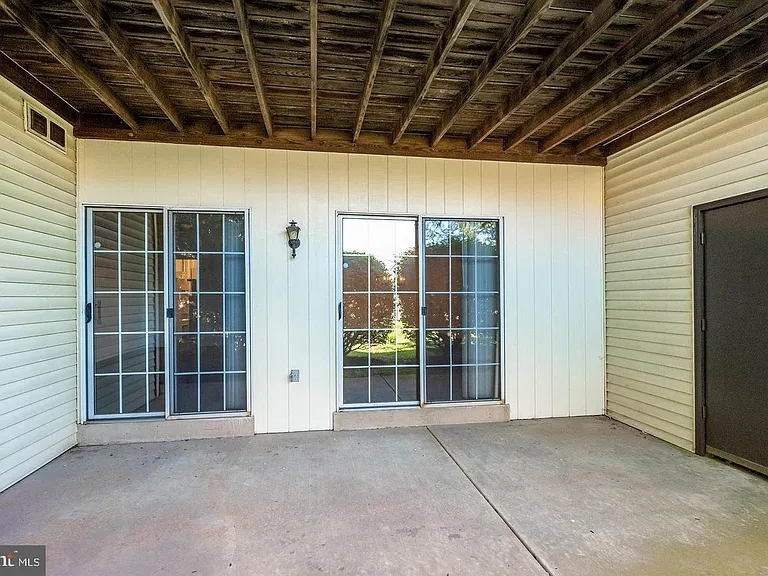 305 Westridge Cir — Photo 15
