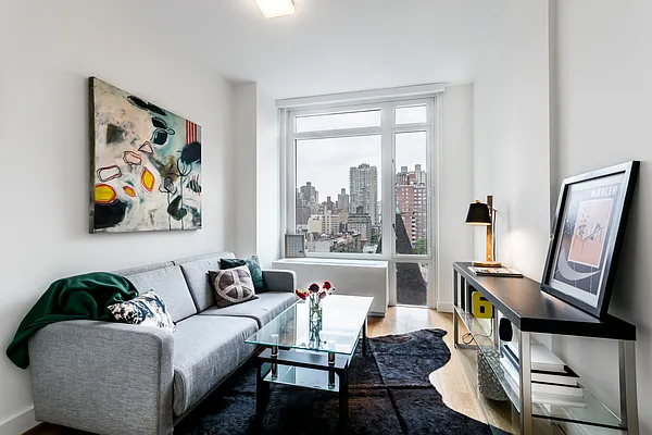 Rented by Bond New York | media 3