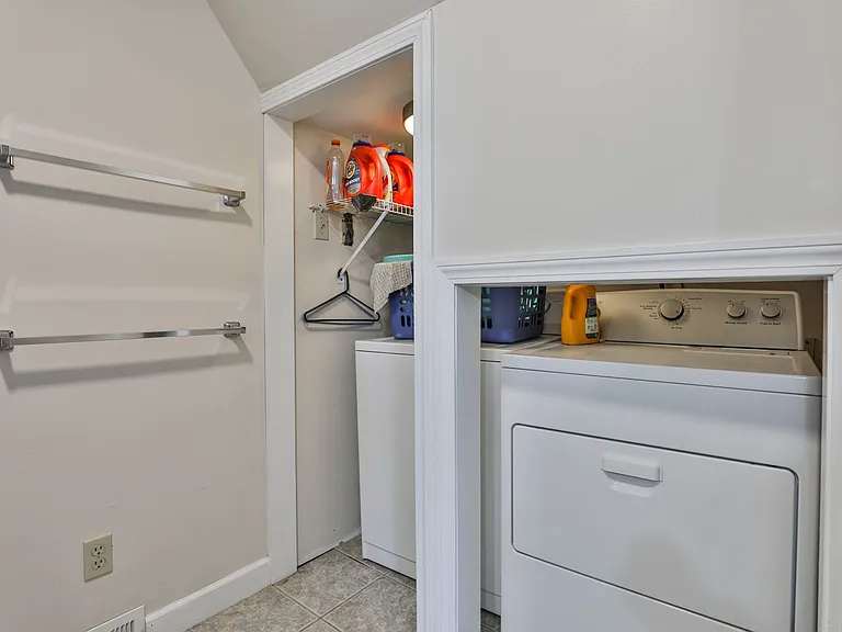 17 Harbor St — Photo 20