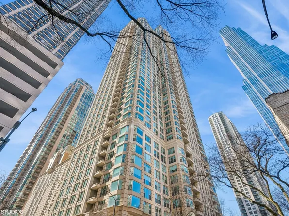 25 E Superior St APT 3702, Chicago, IL 60611