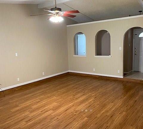 4th image of 609 Dogwood Cir