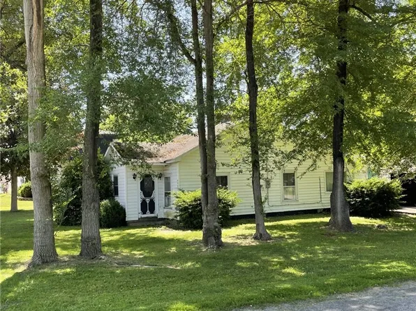 4983 Main St, Bemus Point, NY 14712