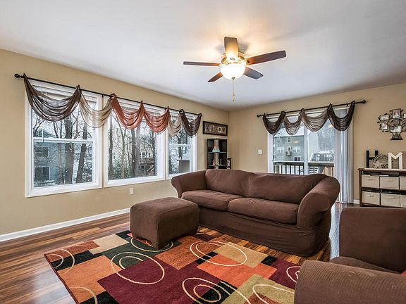 5th image of 1627 Wales Dr SE