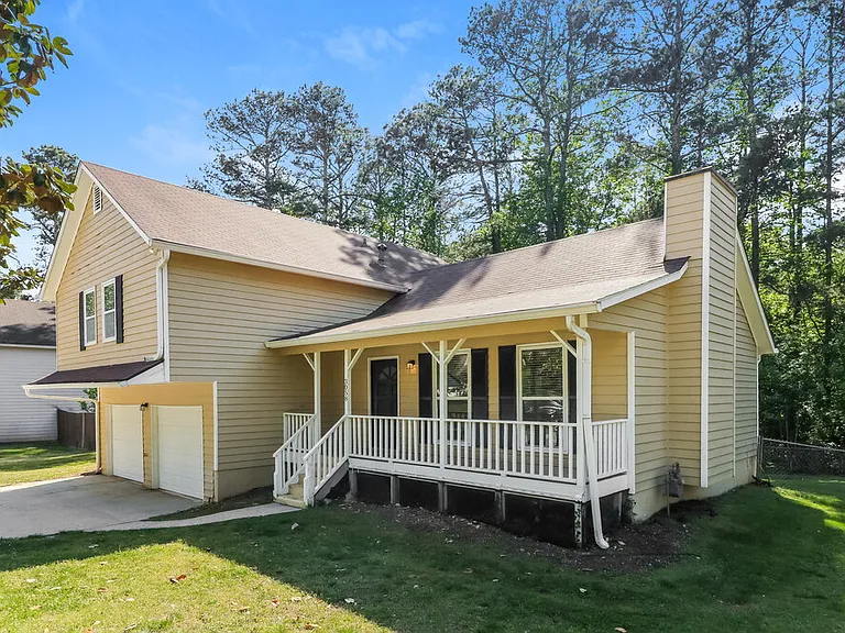 3058 Favor Pines Ct SW — Photo 2
