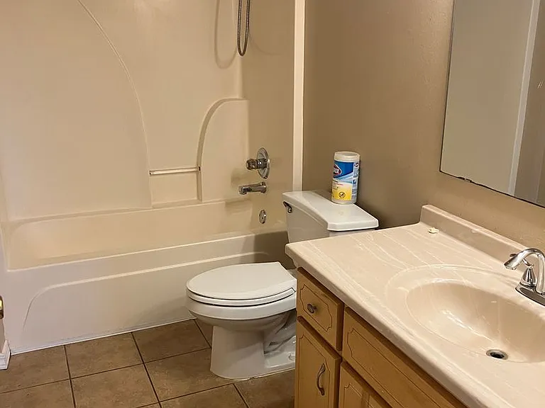 3031 E Kingsfield Rd #B — Photo 8