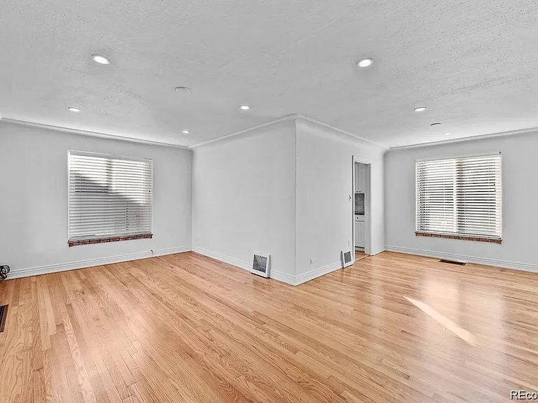 3085 Clermont St — Photo 7
