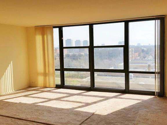 3rd image of 2901 S Michigan Ave APT 702