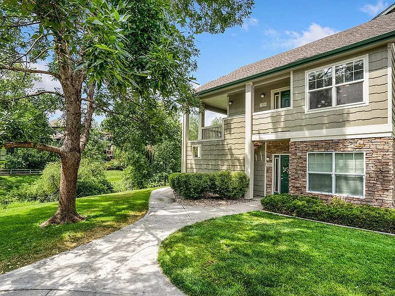 5225 White Willow Dr #P220 — Photo 2