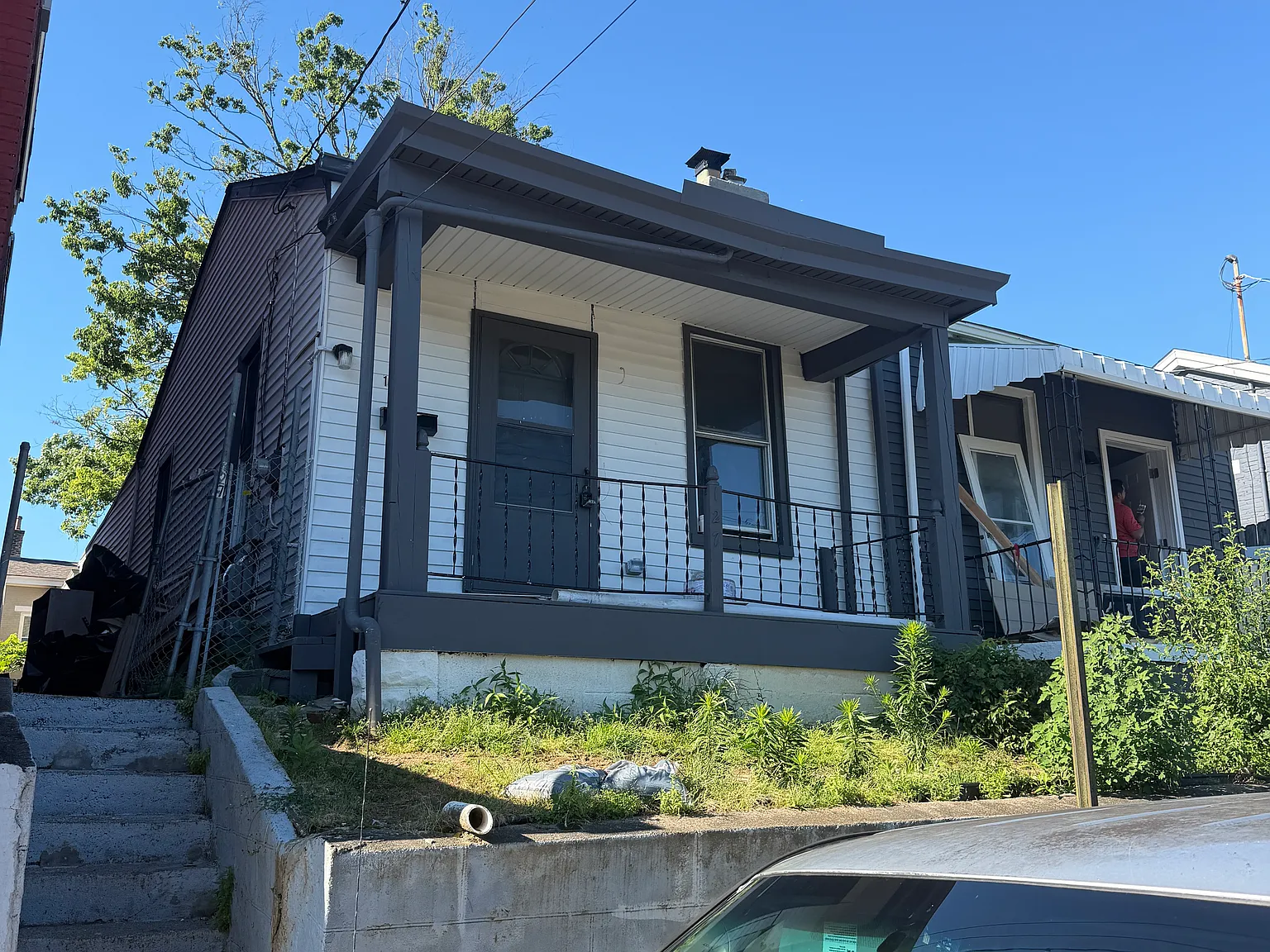 127 W 9th St — Photo 1