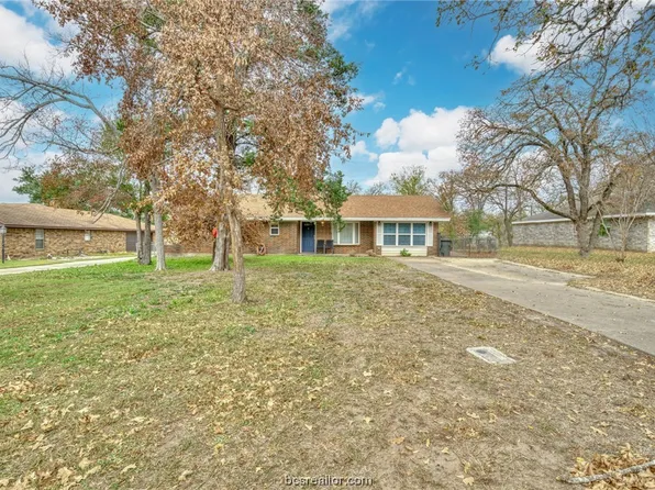 306 Tee Dr, Bryan, TX 77801