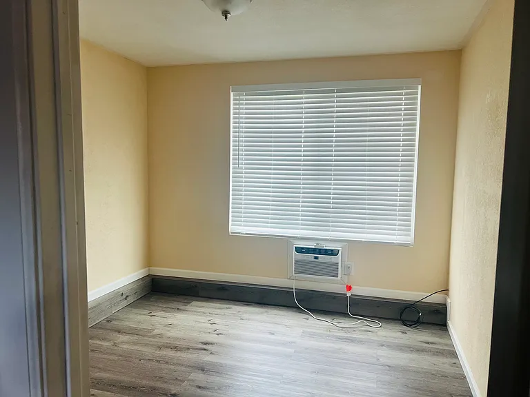 717 N Chestnut Ave — Photo 20