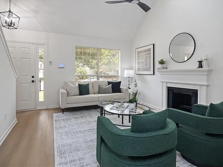 4033 Ravenwood Ct — Photo 5