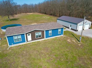 2979 Bundyville Rd, Walnut Hill, IL 62893