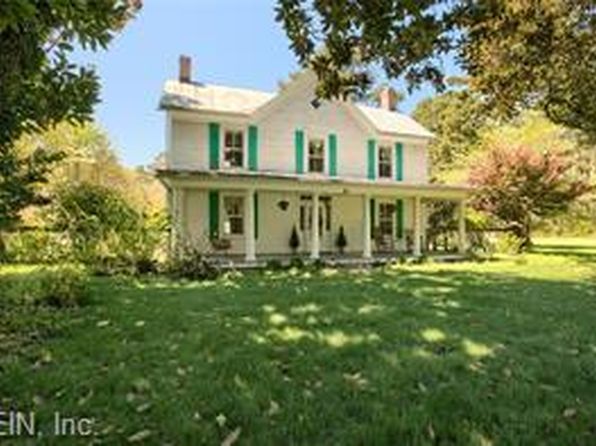 81 Roane Point Dr, Cobbs Creek, VA 23035