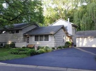 4818 Acorn Ridge Rd, Minnetonka, MN 55345