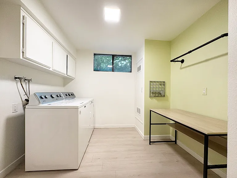 680 E Workman St — Photo 13