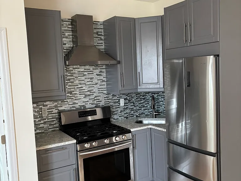426 Foster Ave #3 — Photo 2