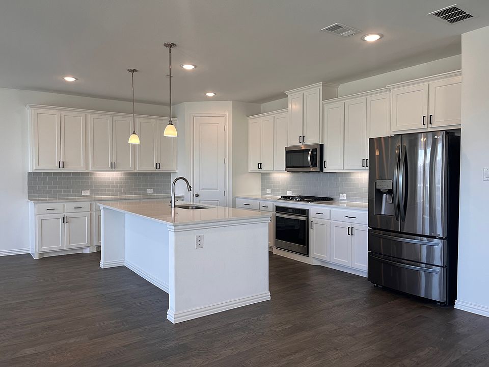 1st image of 213 Somerset Dr