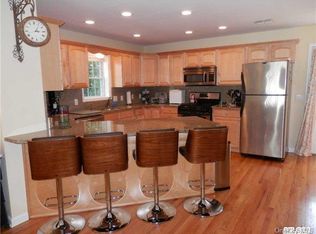 131 Van Nostrand Ave, Merrick, NY 11566