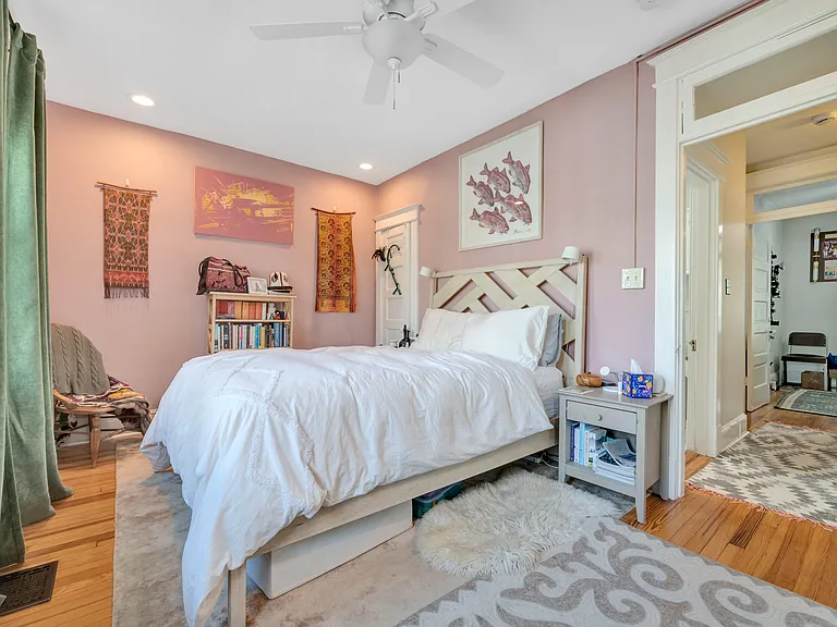 613 Girard St NE — Photo 14