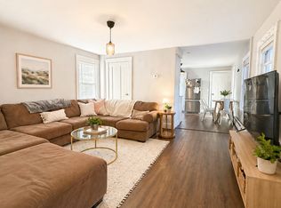 564 E 7th St FLOOR 3, Boston, MA 02127