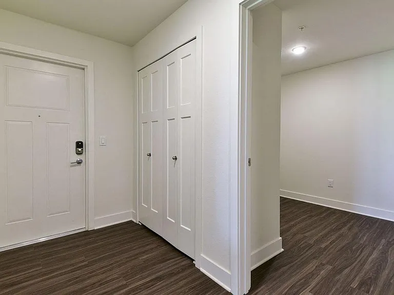 Dodson Pointe Apartment Homes — Photo 32