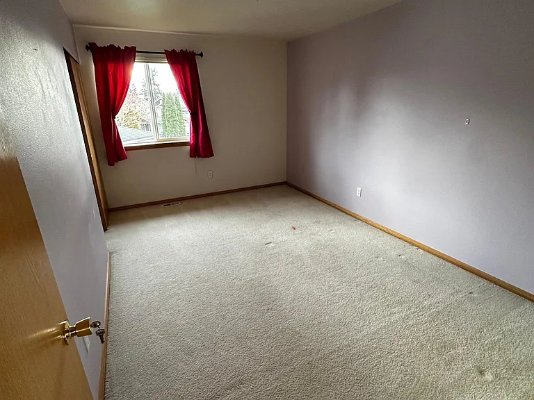 1519 Hemlock Ct — Photo 10