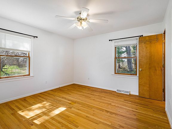 5th image of 13 Ridgewood Dr