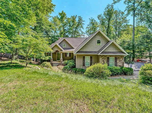 1617 Walnut Run Dr, Hardy, VA 24101