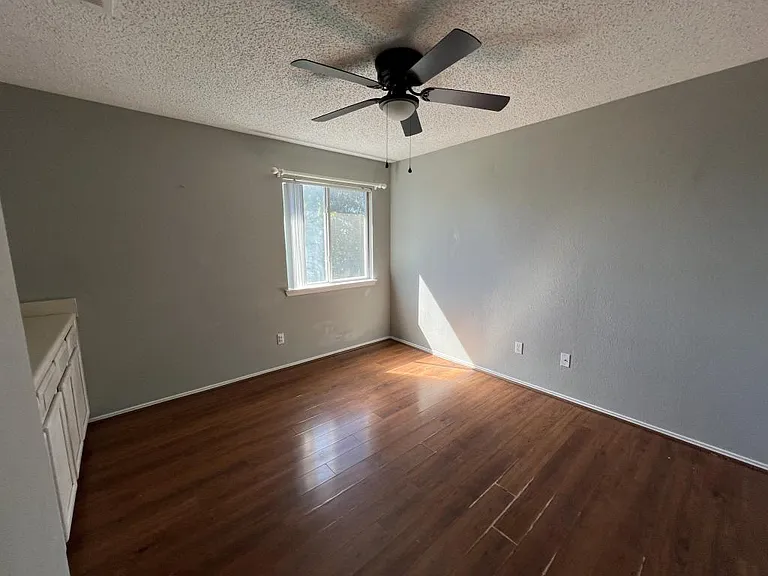 2302 Tracey Ann Ln — Photo 22