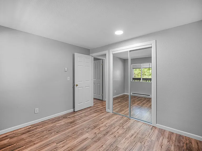 River Court Apartments - Updated Units With A View! — Photo 23