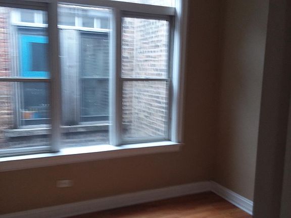 4th image of 2030 N Damen Ave