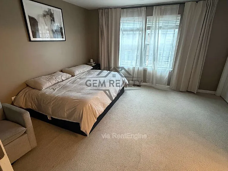 1842 Briscoe Ln — Photo 10