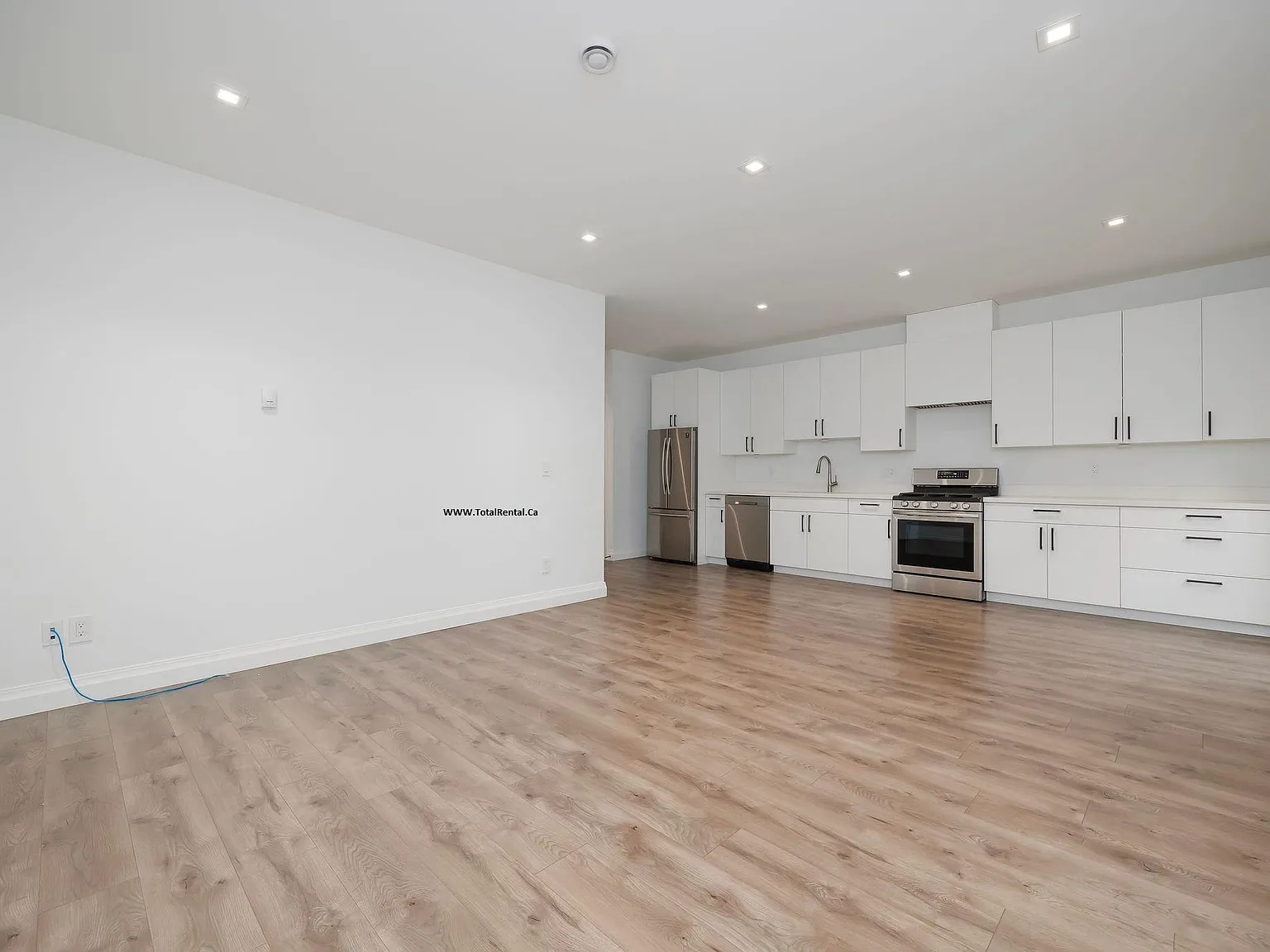 2 bed, 1000 sqft, $2,000 — Photo 2