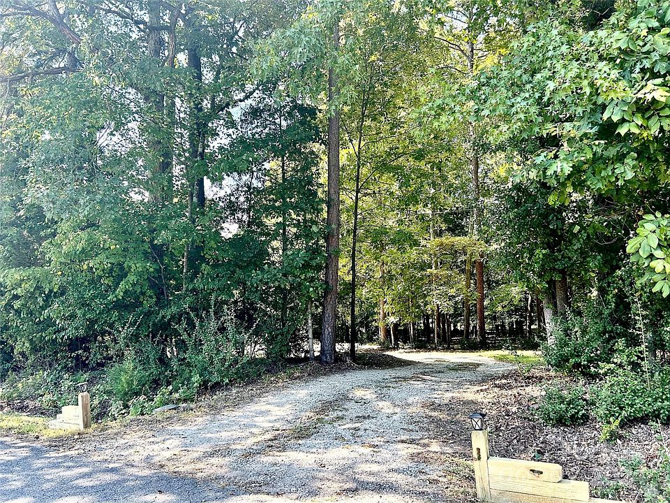 1st image of 134 Bay Shore Dr